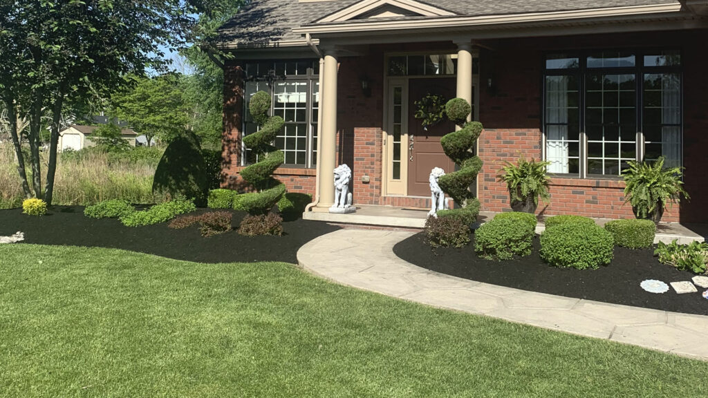 WNY Services LLC offers residential and commercial mulch installation throughout WNY.