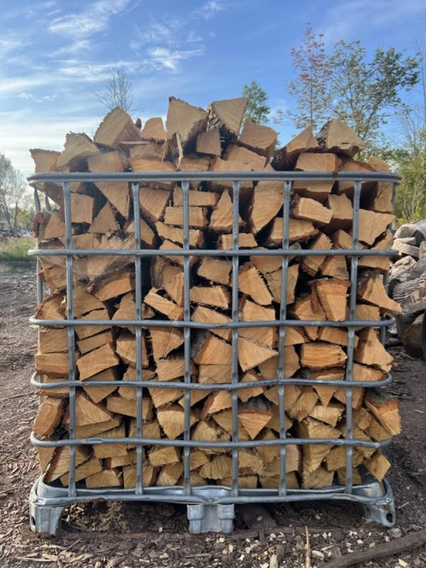 WNY Services LLC offers Firewood Face Cord delivery to both homeowners and business owners on Grand Island and surrounding neighborhoods.